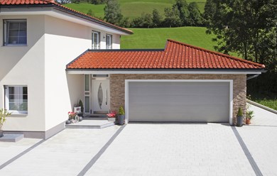 Секционные гаражные ворота