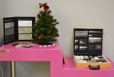 Офис компании Гермес, образцы искусственного камня