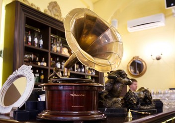 Фото компании  Штакеншнейдер, ресторан-гостиная 5