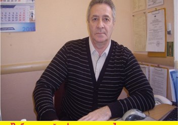 Стаж работы более 40 лет. Имеет высшее профессиональное образование. Строгий и требовательный преподаватель, зарекомендовал себя хорошим  специалистом в области подготовки будущих водителей.
