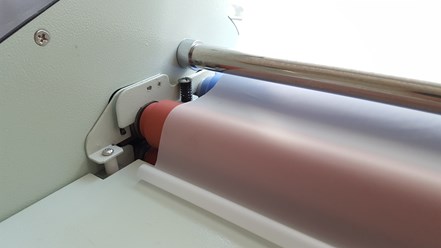 Ламинирование рулонное. Изготовление полиграфии с эффектом Софт Тач (Soft Touch)