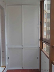 Шкаф алюминиевый, развижной. Заполнение сендвич-панель 10мм. Цвет Белый 9016.