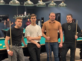 Первое место и звание &quot;Дуэт недели&quot; вновь завоевала пара &quot;Свои Люди&quot;! На 2 месте сногсшибательные &quot;Массажисты&quot;, 
Замыкает тройку призёров пара тёмных лошадок &quot;СВОИ&quot;!