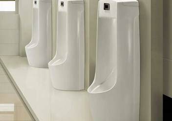 Напольный писсуар 00412 B автоматический со встроенным инфракрасным датчиком смыва – это высококачественное и функциональное решение для общественных и коммерческих помещений.