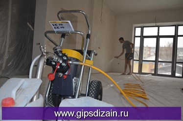 Покраска стен без воздушным нанесением краски.