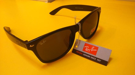 Стильные солнцезащитные очки Ray-Ban