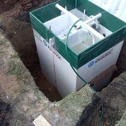 Монтаж системы канализации на основе аэрационной установки биологической очистки Астра