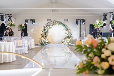 Свадьбы и банкеты в отеле "Раздолье"