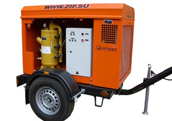 Винтовой компрессор ЗИФ СВЭ 5/1,0 в кожухе на шасси