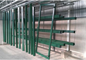 Порошковая покраска заборных секций