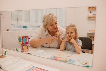 Занятие с логопедом