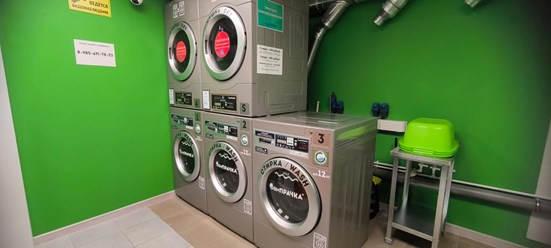 СамПРАЧКА прачечная самообслуживания. Стирка и службы крупногабаритных вещей. Загрузка до 12 кг. Время работы с 08-00 до 21-00