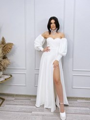 Современное свадебное платье, трендовая модель, съёмные рукава, разрез по ножке