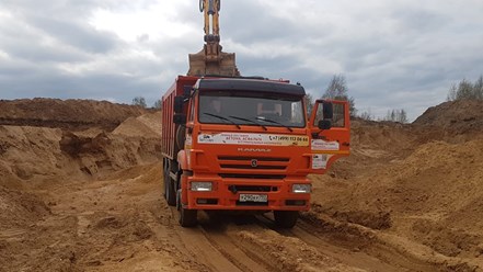 Песок карьерный по 225 рублей.