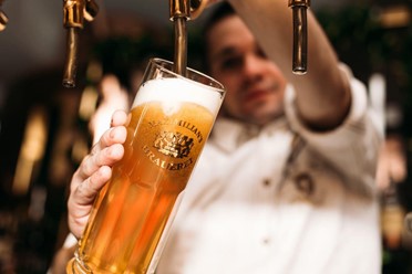 Фото компании  Максимилианс, баварский клубный ресторан-пивоварня 31