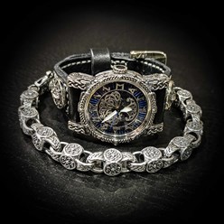 K.Max.Watch предлагает коллекцию мужских часов брутального дизайна. Эти крупные, массивные часы предназначены для уверенных в себе мужчин и призваны стать центральным элементом их образа.