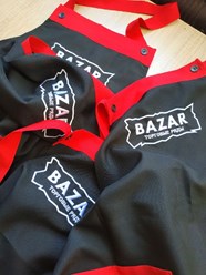 Вышивка логотипа на фартуках (на текстиле) в Сочи