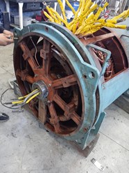 ТО генератора 1МВт -  чистка от загрязнений, мойка, сушка, пропитка статора и якоря, окрашивание эмалью, замена изоляции выводных концов, балансировка якоря, ревизия возбудителя,  диодного моста.