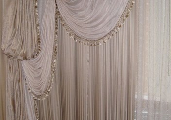 Самые великолепные шторы из лучших тканей в нашем исполнении! При обращении в наш салон штор, «АС Текстиль» гарантирует качество выполнения любых заказов по декорированию помещений и пошиву штор.