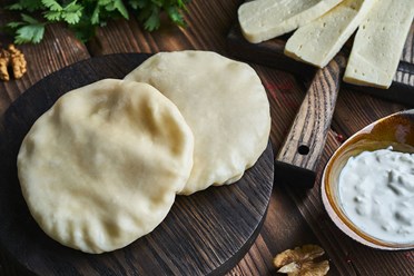 Квари - Традиционные вареники по-грузински с начинкой из молочного сыра «Сулугуни» | https://gotovitmama.ru/zakuski/goryachie/kvari.html