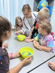 Научные эксперименты в клубе VIKKI