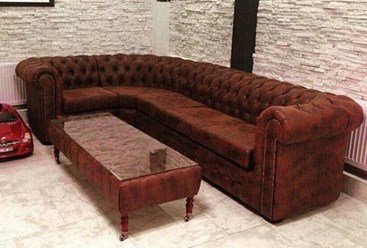 Шикарный диван в мебельной замше Oldenglish от Лэзертач