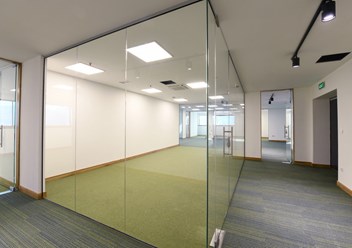 Стеклянные перегородки на заказ