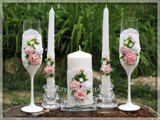 Свадебные бокалы и набор свечей  с нежными розами