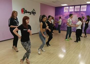 Фото компании  Танцующий Дом Dancing Home Surgut 1