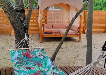 Гамаки, шезлонги , бунгало