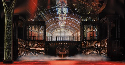 Декорации для мюзикла «Анна Каренина» в театре Московской оперетты, сцен Сеула и других городов Южной Кореи