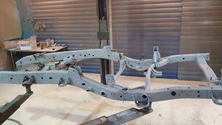 Фото компании ООО Ремонт рамы внедорожника 3