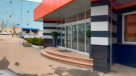 Вход в БЦ Инвест-К
