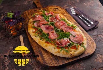 Пиццони с рукколой и пармской ветчиной большая
