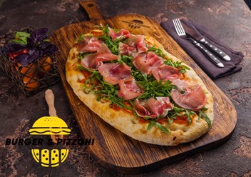 Пиццони с рукколой и пармской ветчиной большая