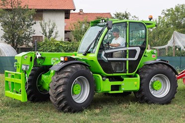 Фото компании  Телескопические погрузчики Telehandler 1