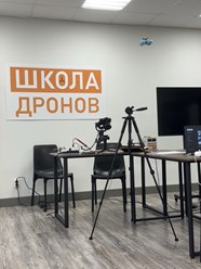 Прокачиваем навык пилотирования на маленьком тинивупе в помещении