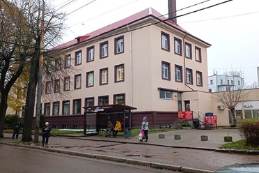 Вход в здание, где находится офис компании