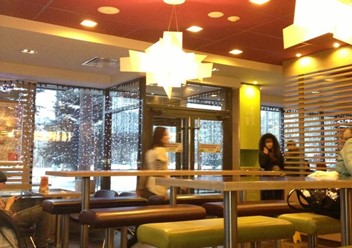 Фото компании  McDonald&#x60;s, сеть ресторанов быстрого обслуживания 3