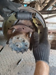 Замена тормозных колодок от 1000 руб.