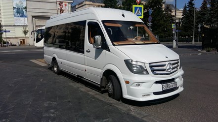 Микроавтобус Мерседес Спринтер.
