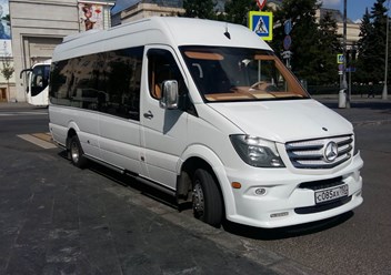 Микроавтобус Мерседес Спринтер.