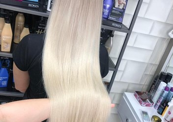 Наращивание натуральных волос класса люкс