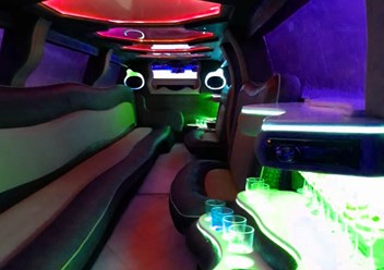 Фото компании ООО Адмиралтейские лимузины в СПБ 1