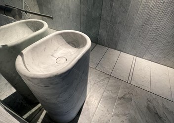 санузел и раковина из камня