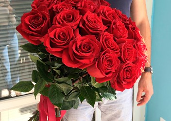 Букет из 25 красных роз Эквадора