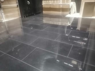 мощение полов камнем