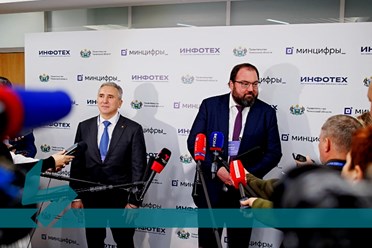 Фотозона &amp; пресс-волл: широкоформатная печать для ярких снимков и видео