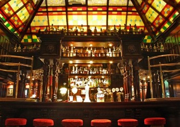 Фото компании  Royal Pub &amp; Restaurant, английский паб-бильярдная 2