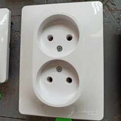 Розетка 2м без заземлением 16А белая Glossa ШнайдерЭлектрик